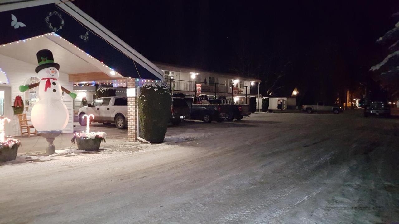 Anchor Riverfront Motel Sicamous Extérieur photo