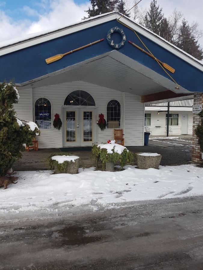 Anchor Riverfront Motel Sicamous Extérieur photo